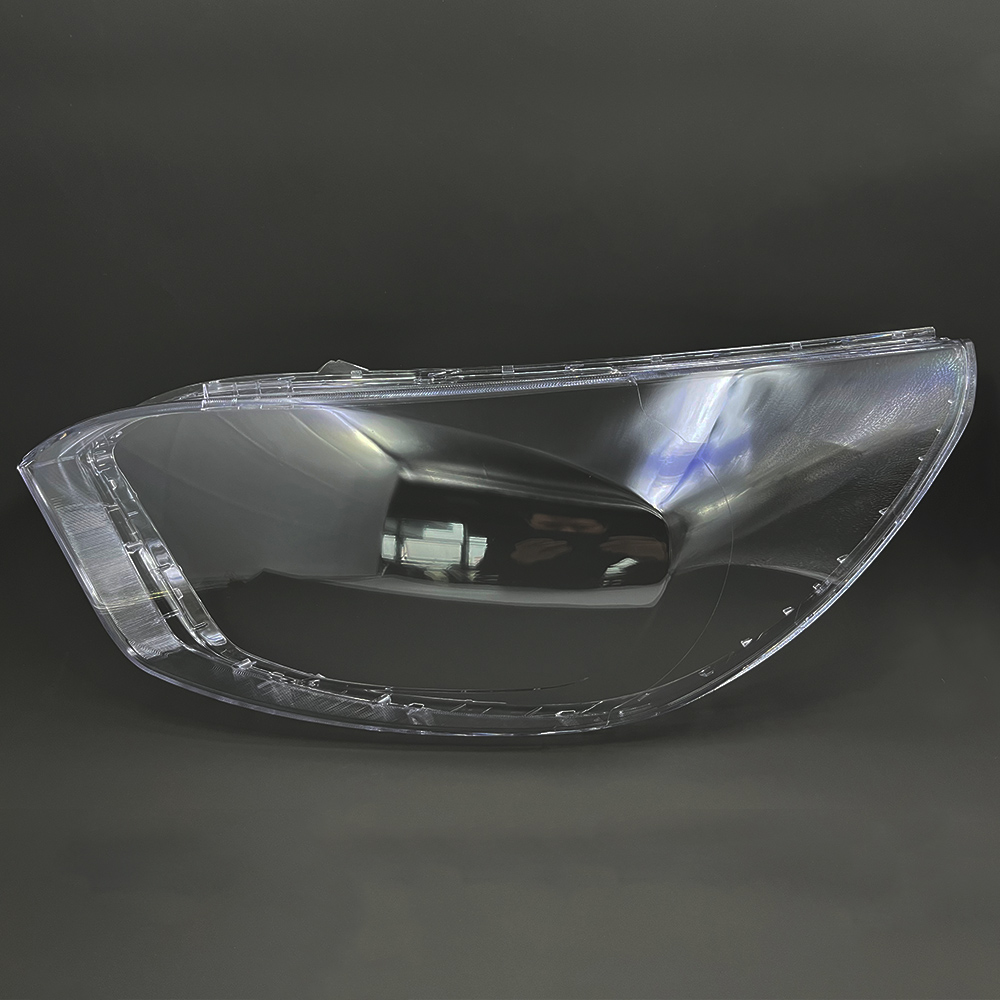 the headlamp lens for RIO (12-14)